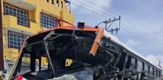 Veinticinco lesionados por accidente de camión de pasajeros en Toluca