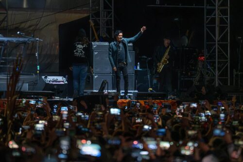 El primer concierto de Alfeñique rompió récord al reunir a más de 120 mil personas que corearon los éxitos de Caifanes.